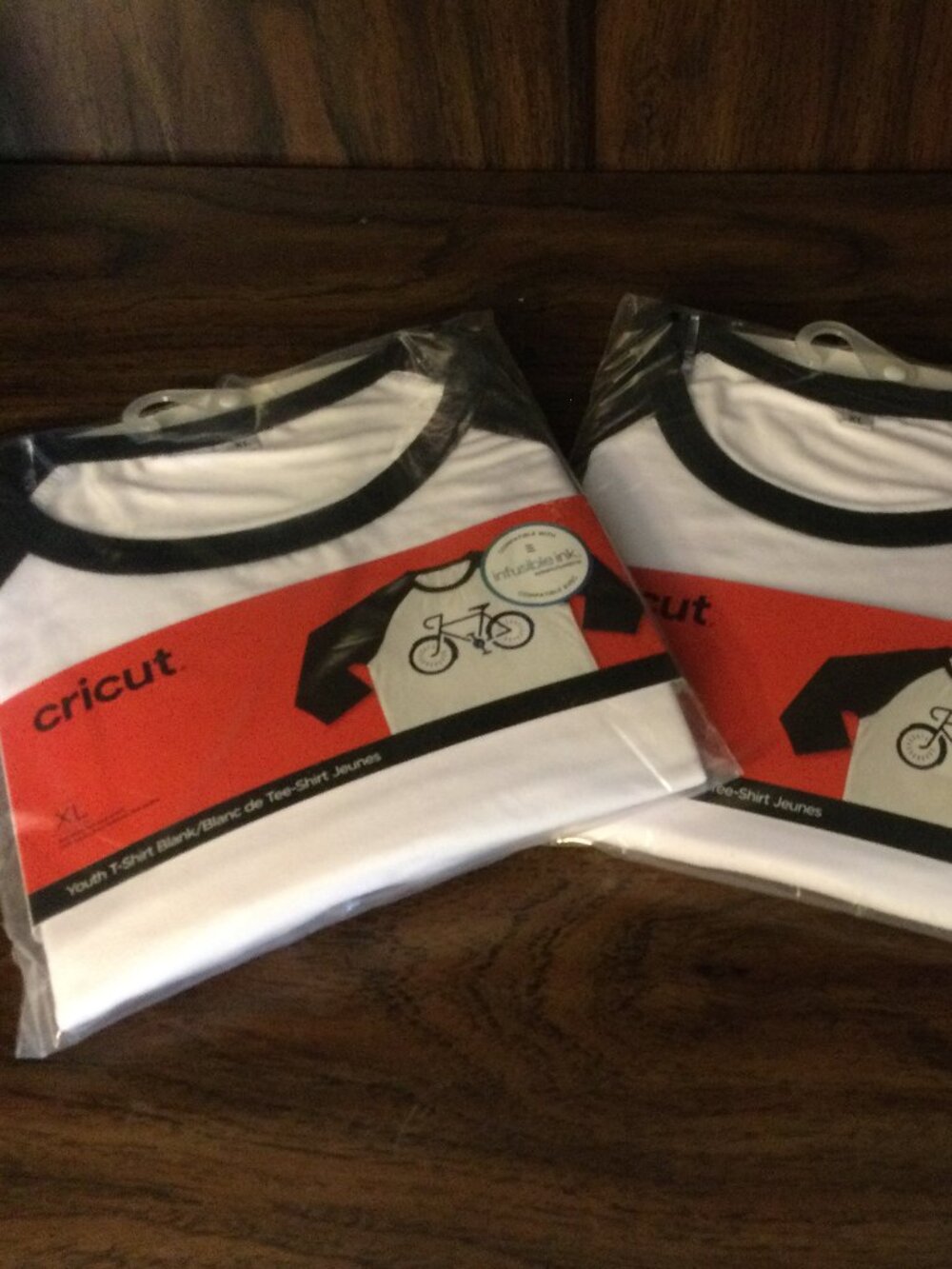 NWT Cricut Unisex Youth Raglan Sleeve T-Shirt Blanks set of 2 size XL
